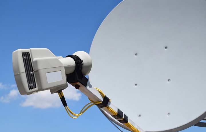 Compatible with new optical LNBs, Wideband, and DiSEqC, SATCR, Unicable, Unicable II protocols